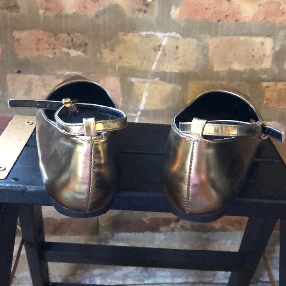 GAP gold flats - Picture 3 of 4